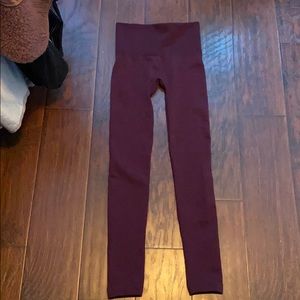 leggings/ yoga pants